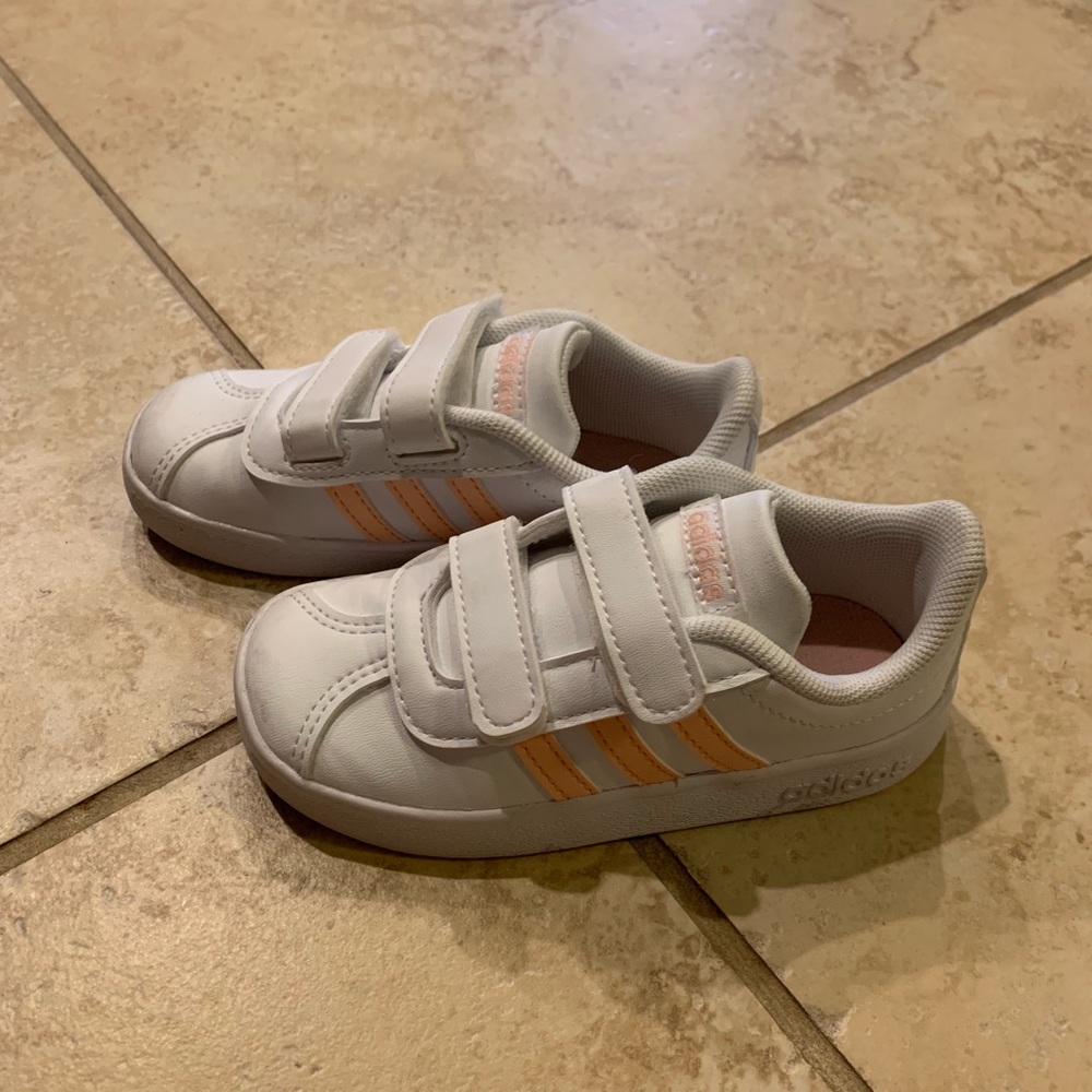 White/peach Adidas